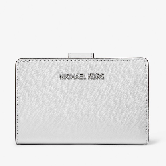 Michael Kors Medium Saffiano Leather Wallet
Optic White
NWT - Picture 14 of 16